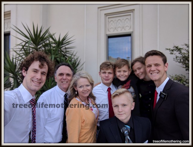 00100sPORTRAIT_00100_BURST20181031143210762_COVER (1).jpg